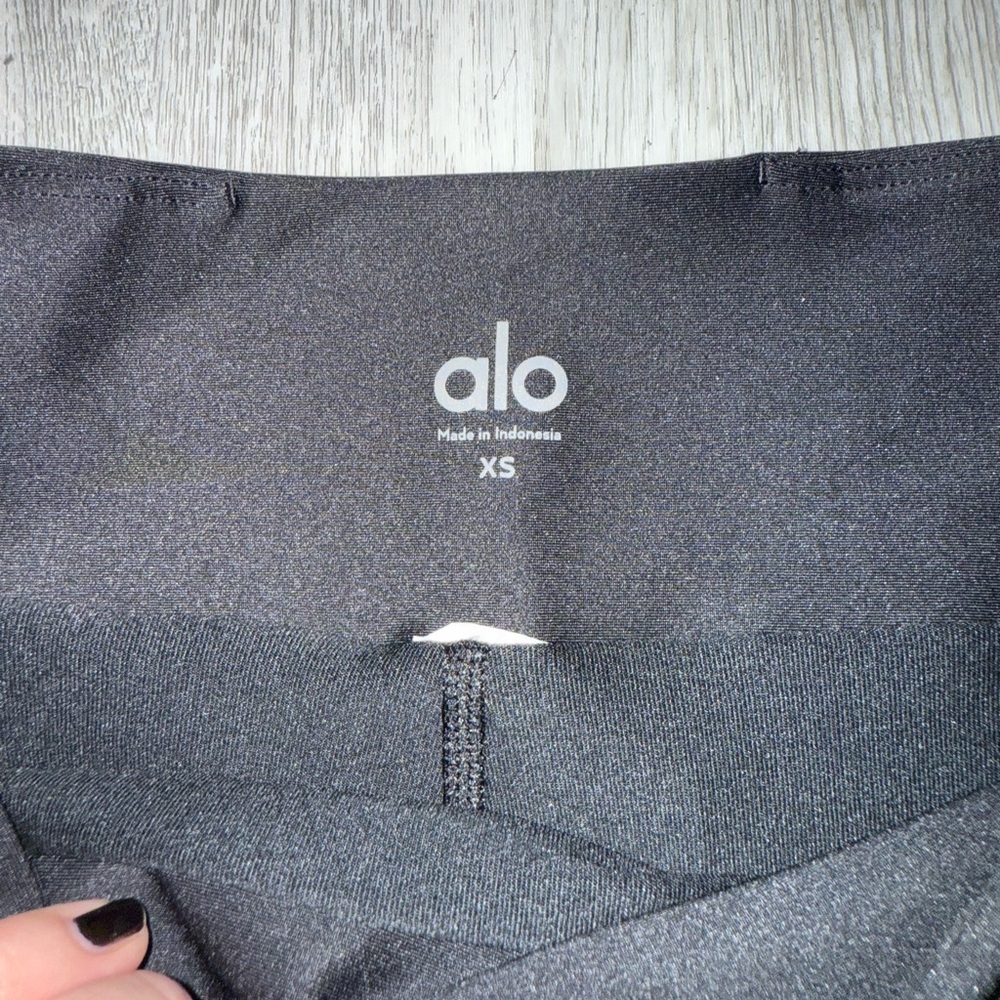 ALO Yoga Black Flowy Athletic Skort - Picture 5 of 5